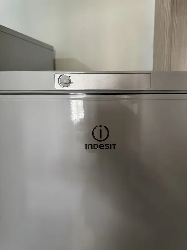 Indesit rabochi holadilnik — фото 1