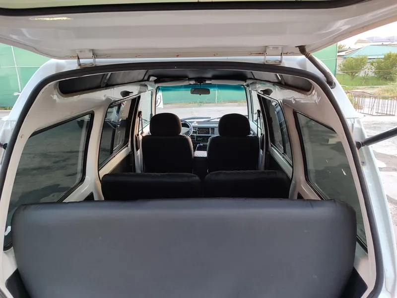 Chevrolet damas. 6
