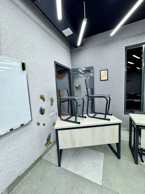 Продаются школьные парты со стульями 2