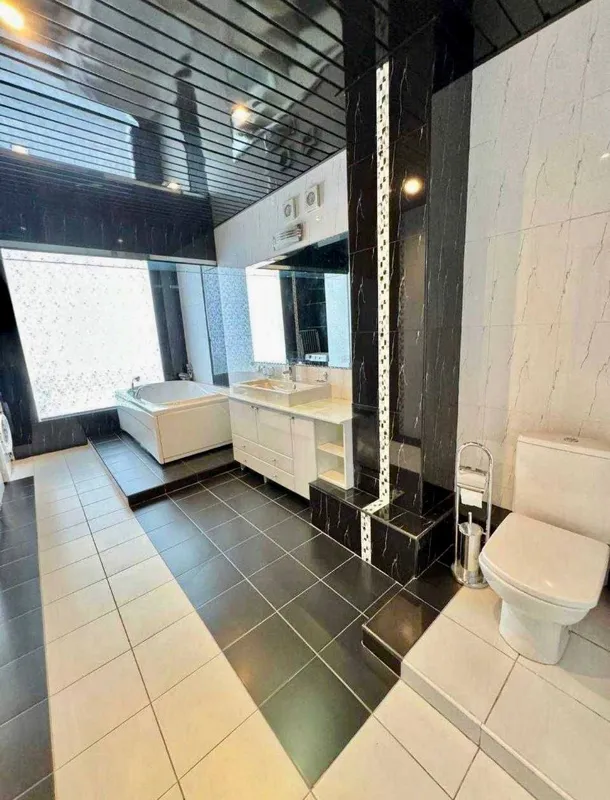 Продаётся 3-комнатная квартира, 82 м², 3/5, Мирабадский район — фото 2