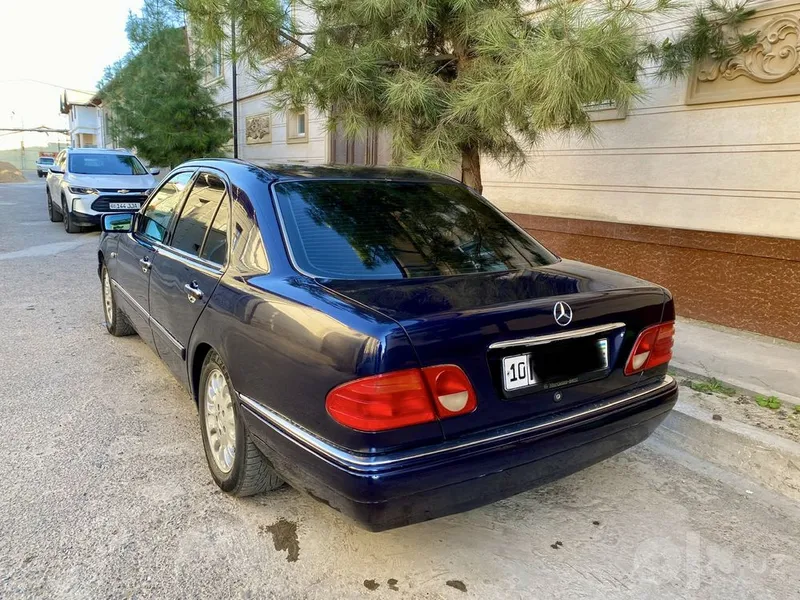 Продам Mercedes 210 афтамат 2 Продам Mercedes 210 афтамат 2