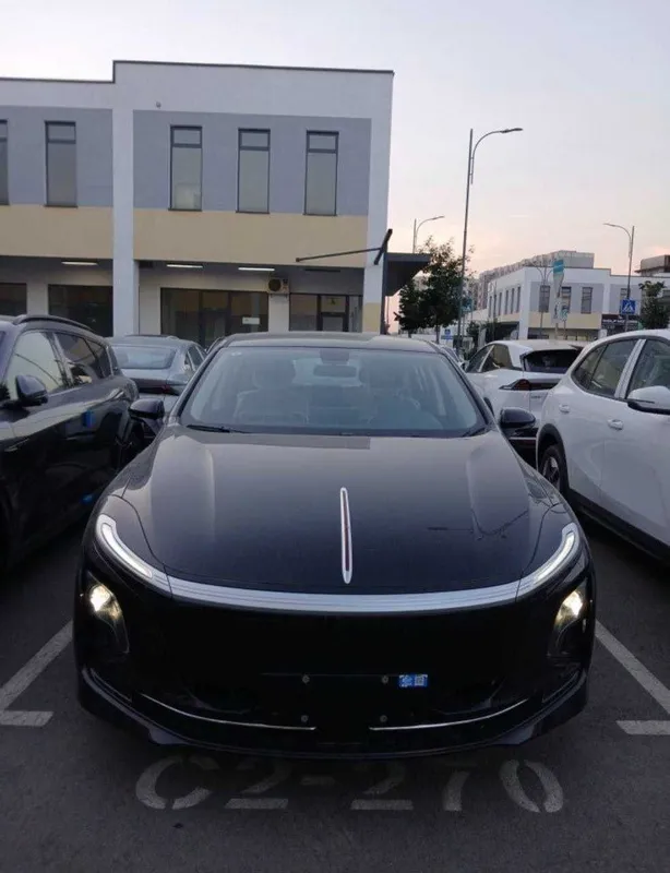 Hongqi Eqm5 500 км В рассрочку с первоначальным взносом 5 400$ поступает в продажу 1 Hongqi Eqm5 500 км В рассрочку с первоначальным взносом 5 400$ поступает в продажу 1