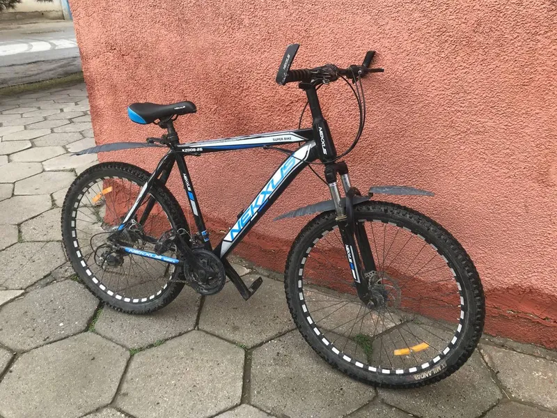 Hamma joyi zur velosiped kamchiliklari yuq pul kerak