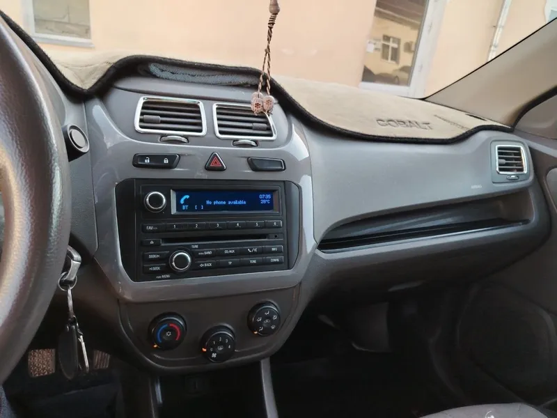 Chevrolet cobalt 5