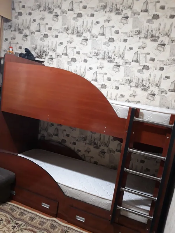 продается 2 ярусный кровать