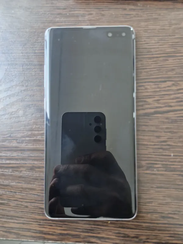 Samsung Galaxy S10 5G 512GB sotiladi • Model: Samsung Galaxy S10 5G • — фото 1
