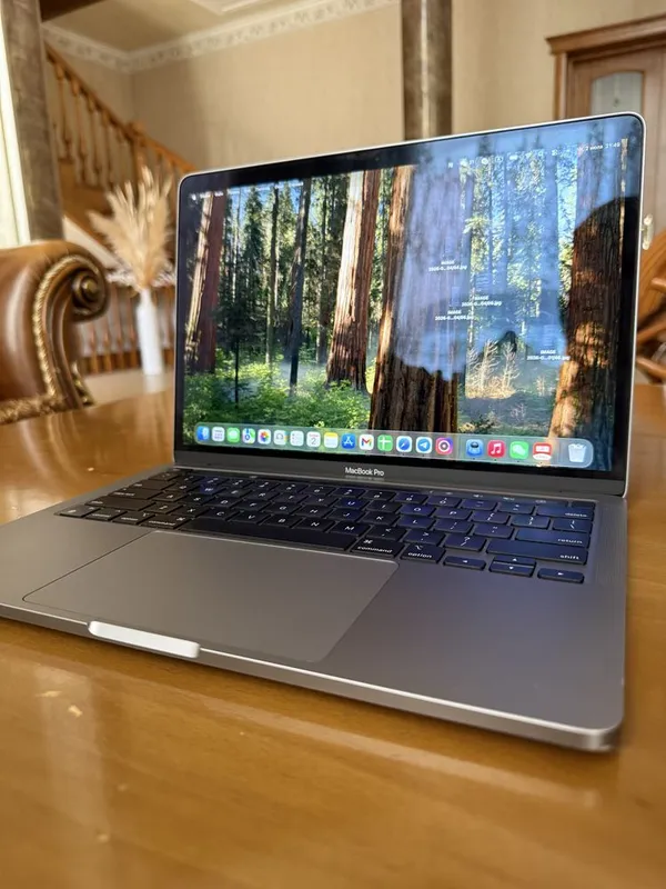 Продается macbook 2 Продается macbook 2