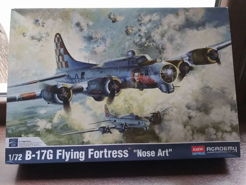 Сборная модель самолета Б 17G. Масштаб 1 к 72