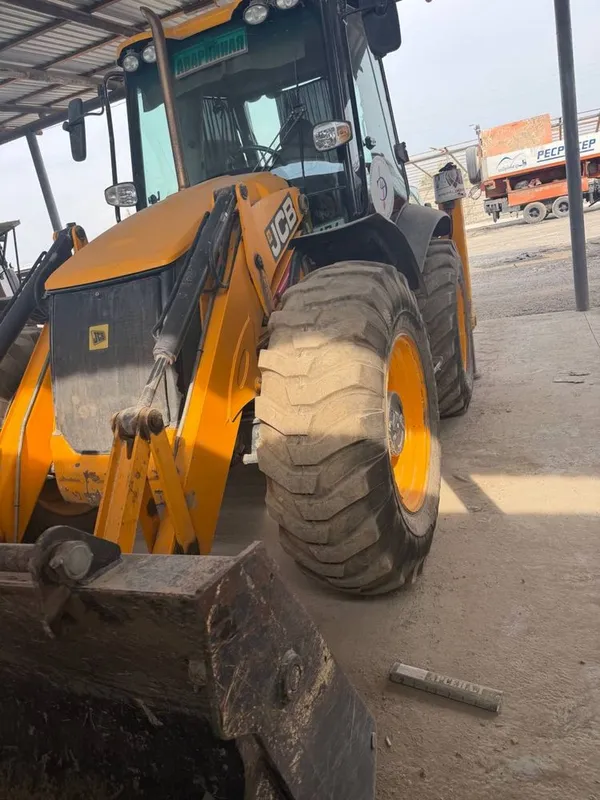 Продается JCB 4х оригинальный английского производства 3