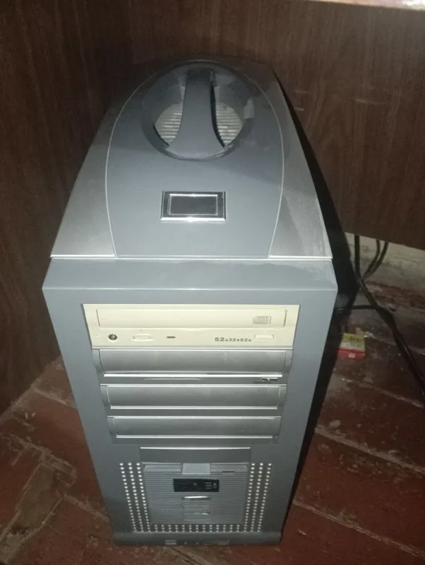 Продаю старый игровой компьютер Pentium 4 + Монитор LG — фото 1