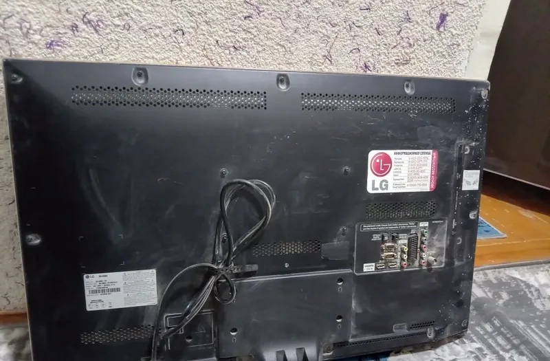 Ehtiyot qismlarga LG televizori 2 Ehtiyot qismlarga LG televizori 2