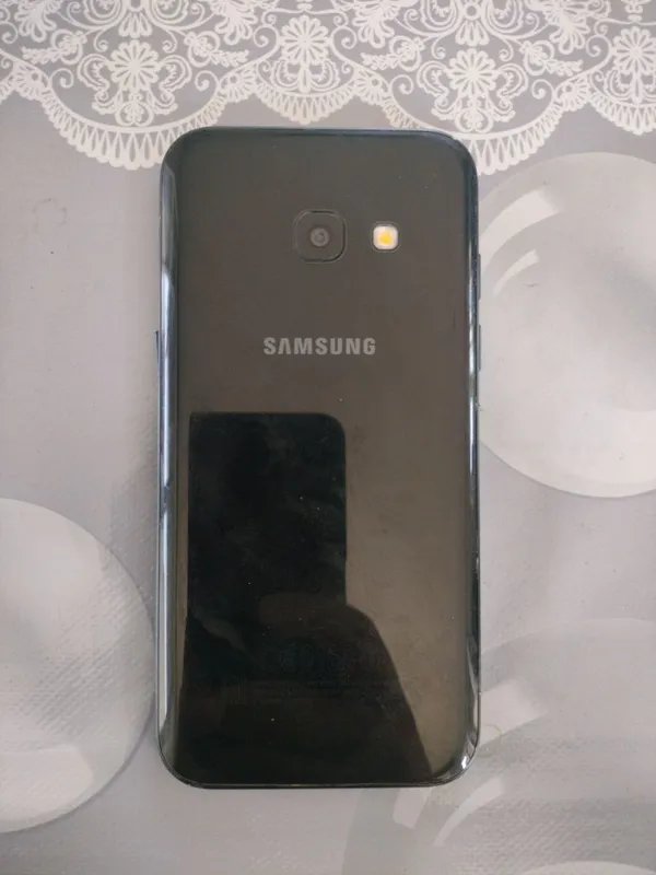 Samsung Galaxy A3 2017 — фото 2
