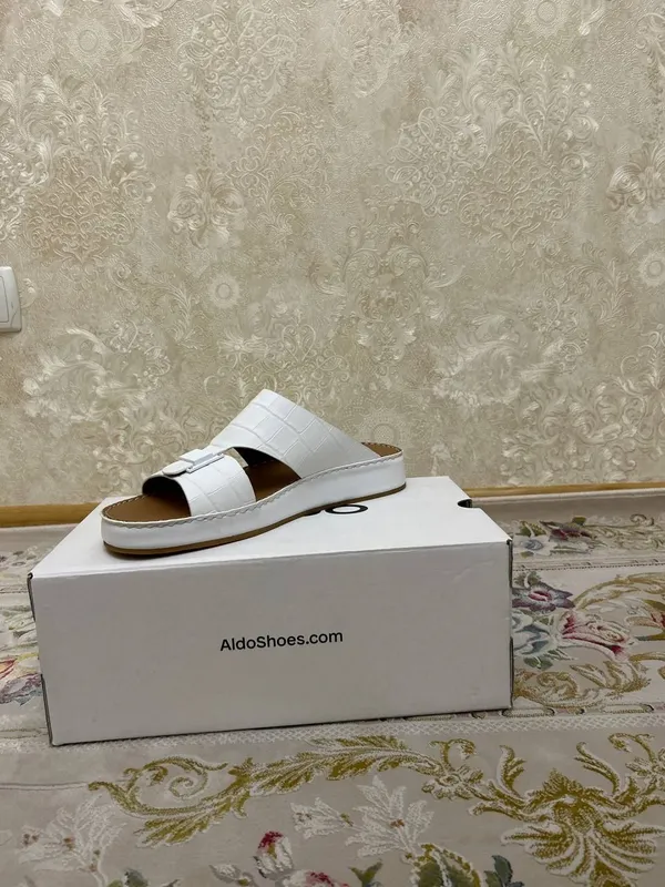 Продам новые арабские сандалы фирмы " ALDO". Размеры: 41 , 42. 1 Продам новые арабские сандалы фирмы " ALDO". Размеры: 41 , 42. 1