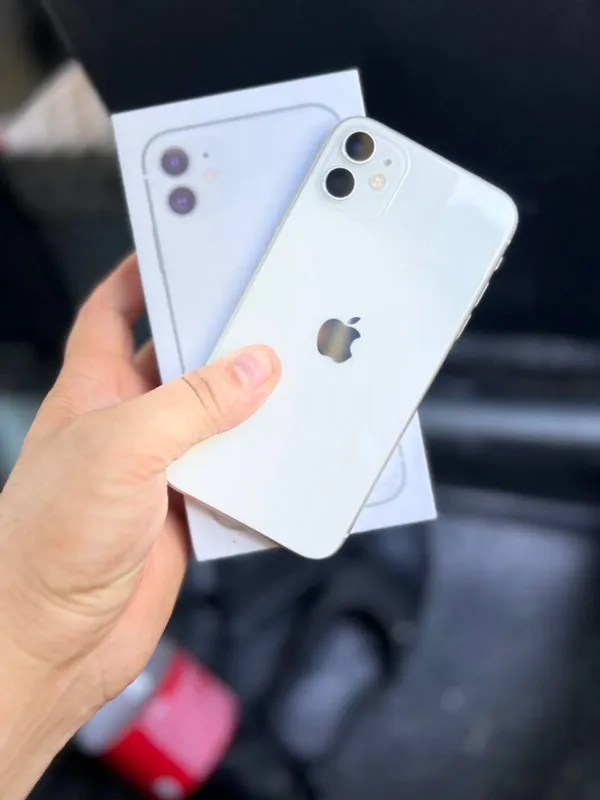 Продаётся iPhone 11, состояние идеальное, коробка не вскрыта, документы есть 2 Продаётся iPhone 11, состояние идеальное, коробка не вскрыта, документы есть 2