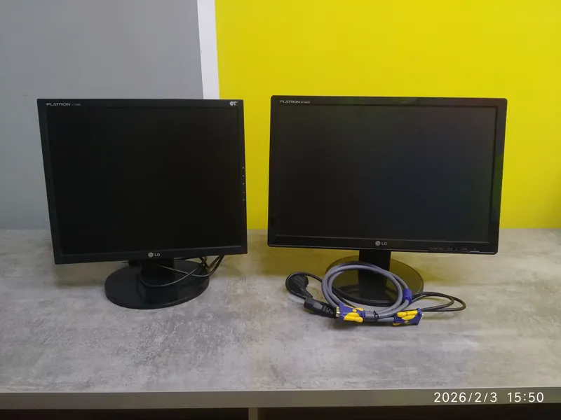 Monitorlar sotiladi
