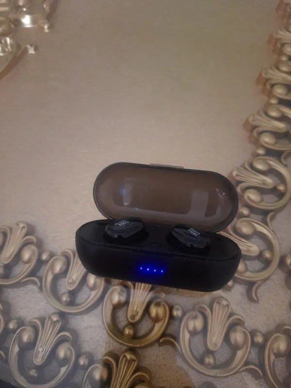 Беспроводные наушники airpods — фото 1