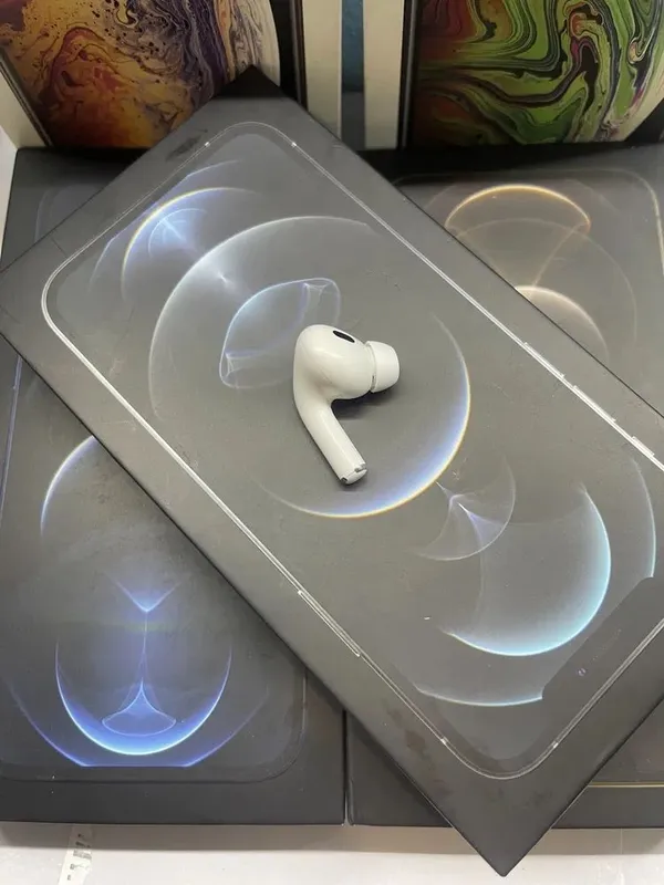 Airpods pro 2 левый Type-C и Lightning наушник оригинал USA 1 Airpods pro 2 левый Type-C и Lightning наушник оригинал USA 1