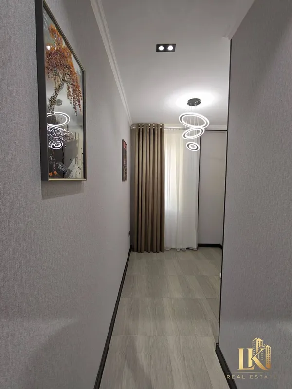 3 xonali kvartira sotiladi, 70 m², 2/8, Yashnobod tumani 5