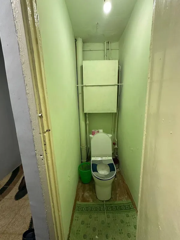 Srochna 3 xonali oʻrta podezdan 1- etajdan dom sotiladi — фото 4