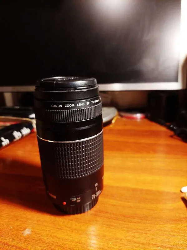 Продам объектив Canon EF-75-300 1:4-5,6 III — фото 2