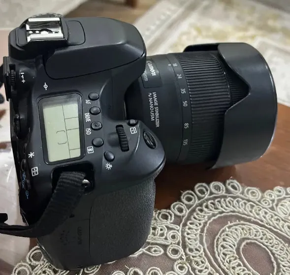 Продается Canon EOS 80D Kit 18-135mm + LED + Сумка 2