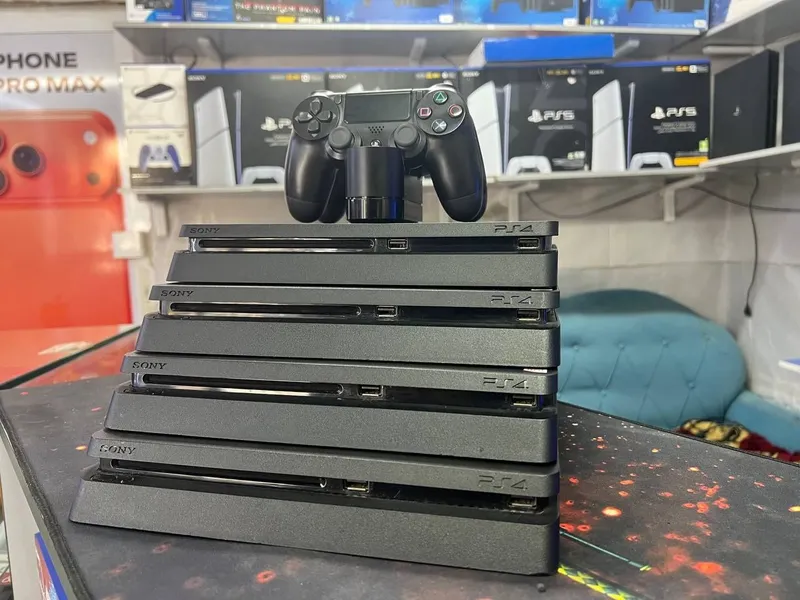 Playstation 4 slim