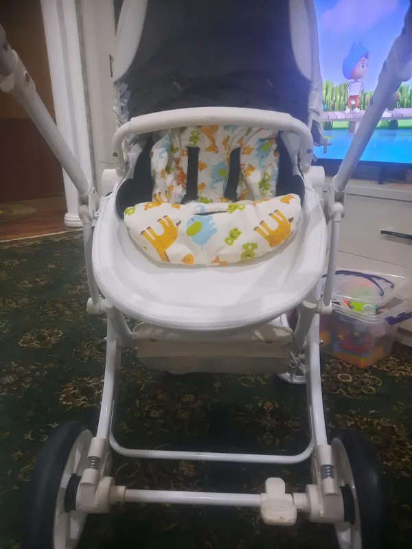 Продаю коляску 2 в 1 с люлькой .