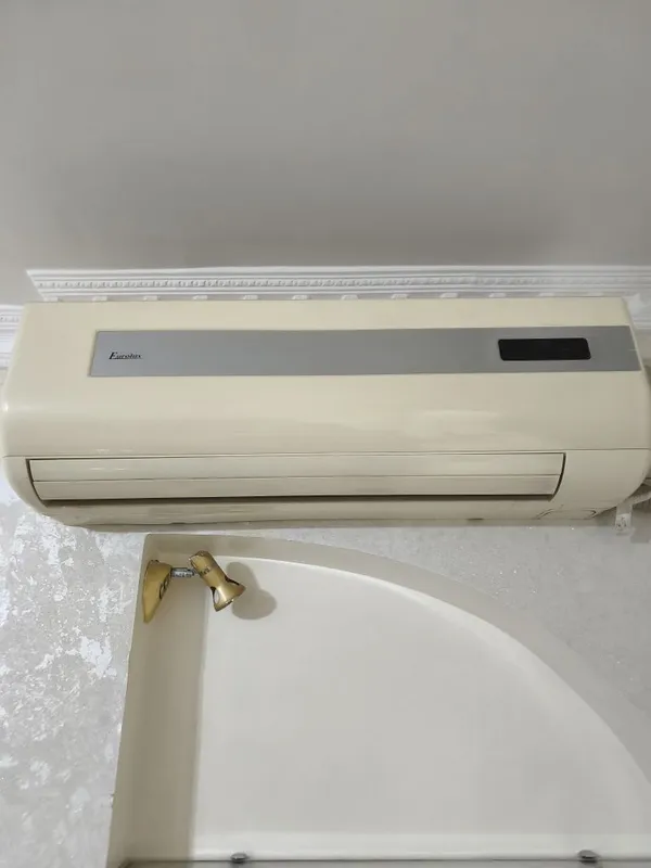 Electrolux konditsioner 12 l, ishlaydi 1