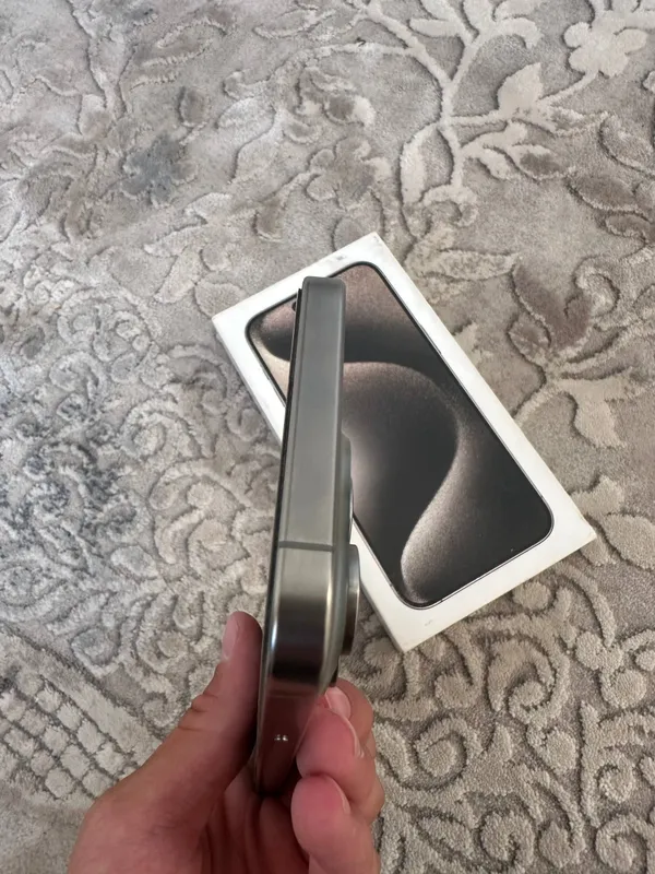 Iphone 15 pro max 3