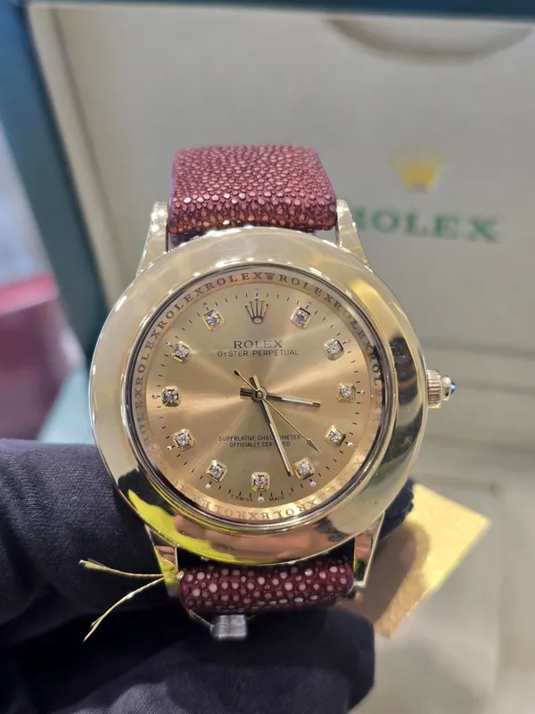 Крупная унисекс модель от Rolex 1 Крупная унисекс модель от Rolex 1