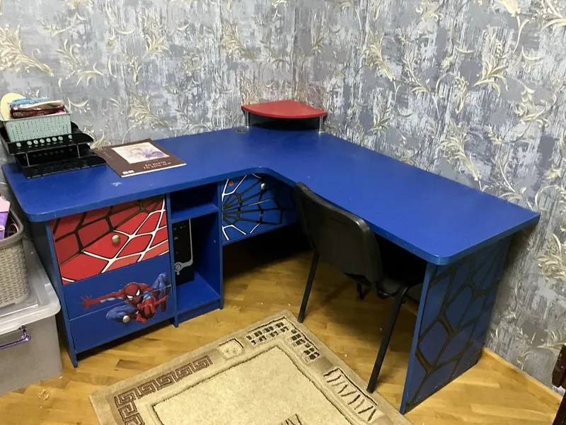 Детский письменный стол с шкафом в стиле человек- паук. 4 Детский письменный стол с шкафом в стиле человек- паук. 4