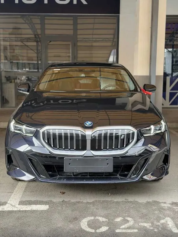 BMW I5 40L, naqd va halol nasiya 1 BMW I5 40L, naqd va halol nasiya 1
