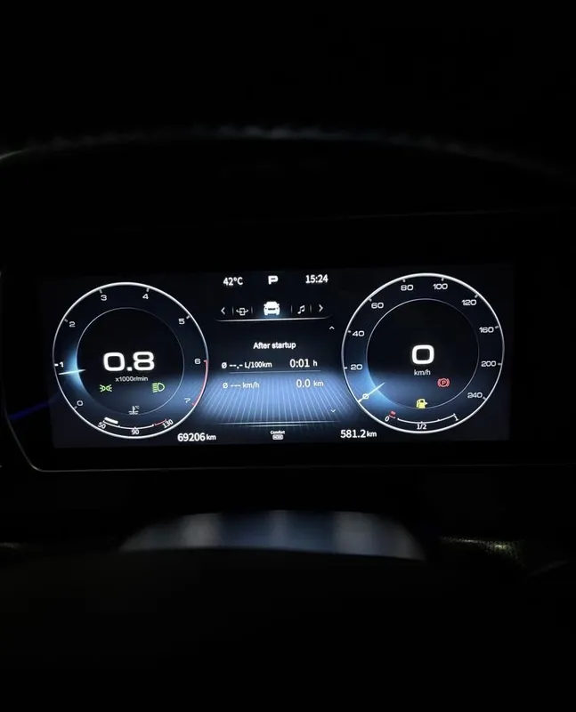 Hongqi HS5 2023 Full pozitsa 4x4 turbina 7