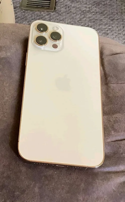 iPhone12ProMax Gold Память:128GB Battery:77% 2 iPhone12ProMax Gold Память:128GB Battery:77% 2