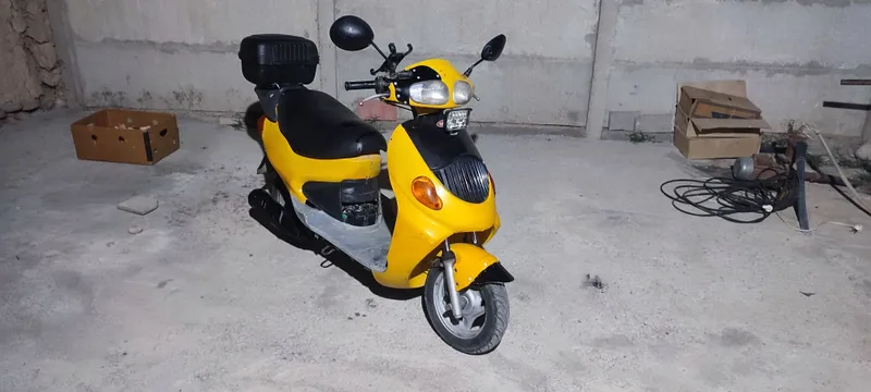 Arzon skuter. 50sm³, 2takt kalitda yuradi 1