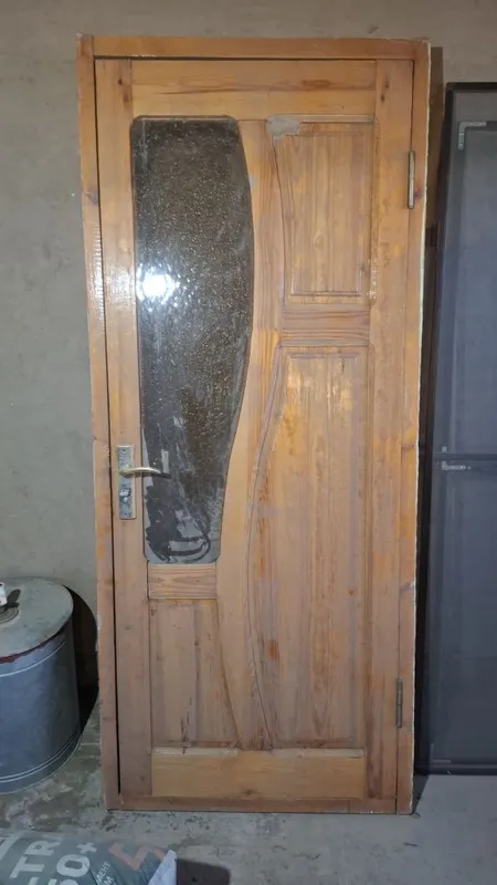 Eshik, rom holati yaxshi 1 Eshik, rom holati yaxshi 1