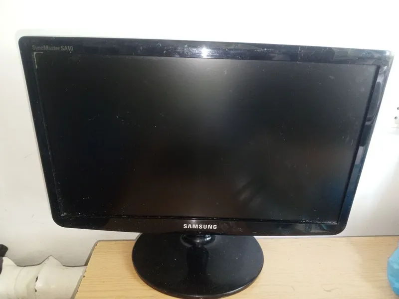 Samsung монитор .19-ти дюймовый 1 Samsung монитор .19-ти дюймовый 1