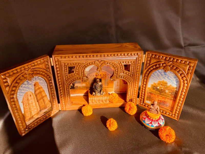 Tik yog‘ochidan yasalgan altar. 3 Tik yog‘ochidan yasalgan altar. 3