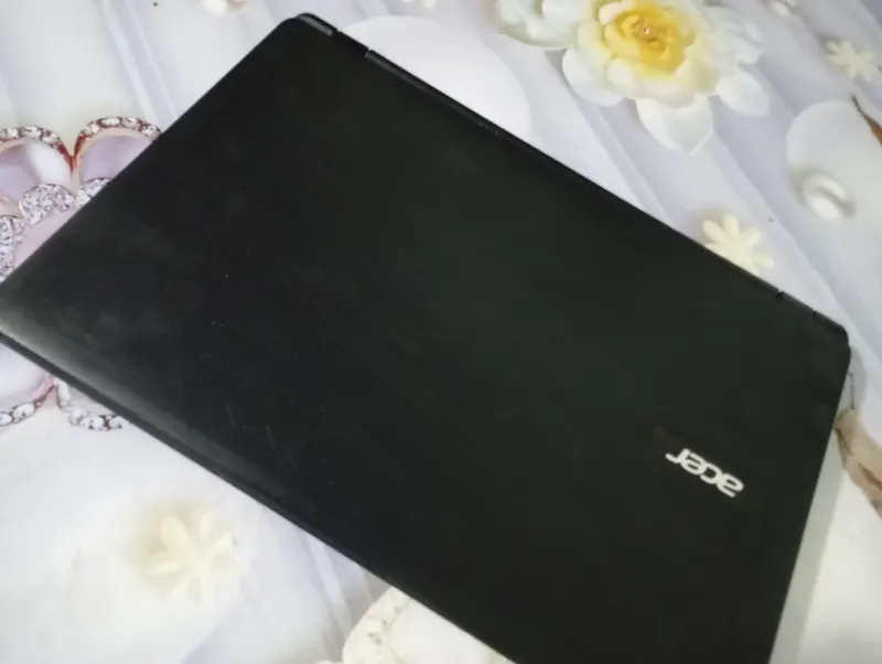 Noutbuk ACER 2