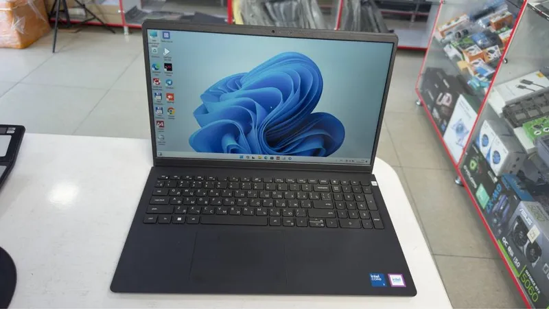 Dell core i3-14 avlod DDR5 8/512GB ssd holati ideal