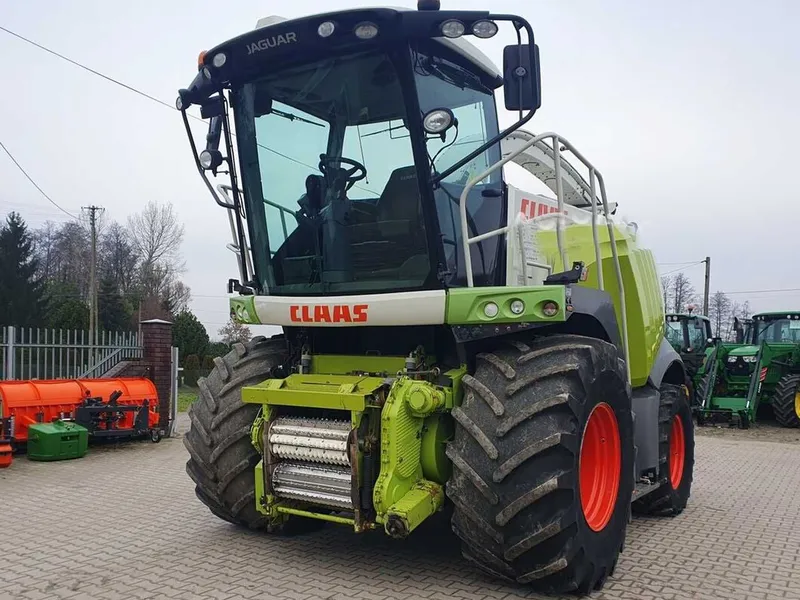 Кормоуборочный комбайн Claas Jaguar 950