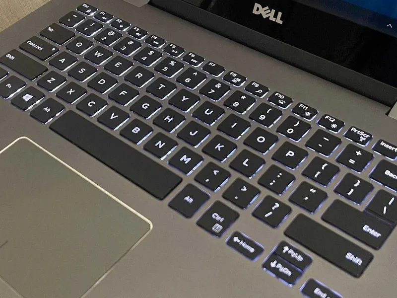 DELL Inspiron 13 х360 AMD Ryzen 5-2500U озу8гб 128ssd 4 DELL Inspiron 13 х360 AMD Ryzen 5-2500U озу8гб 128ssd 4