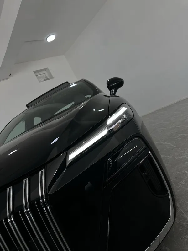 Roewe m7 gibrit 2.050 km — фото 3