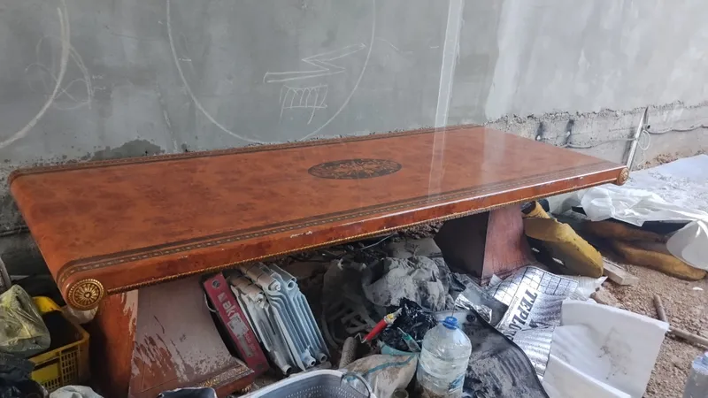 mebel stolni oʻzi faqat