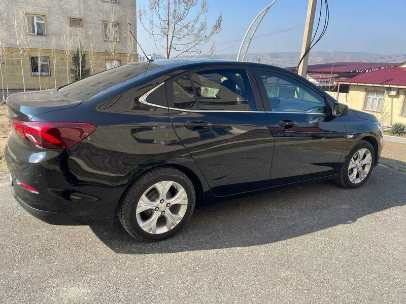 Chevrolet Onix Premier 6 plus сотилади — фото 3