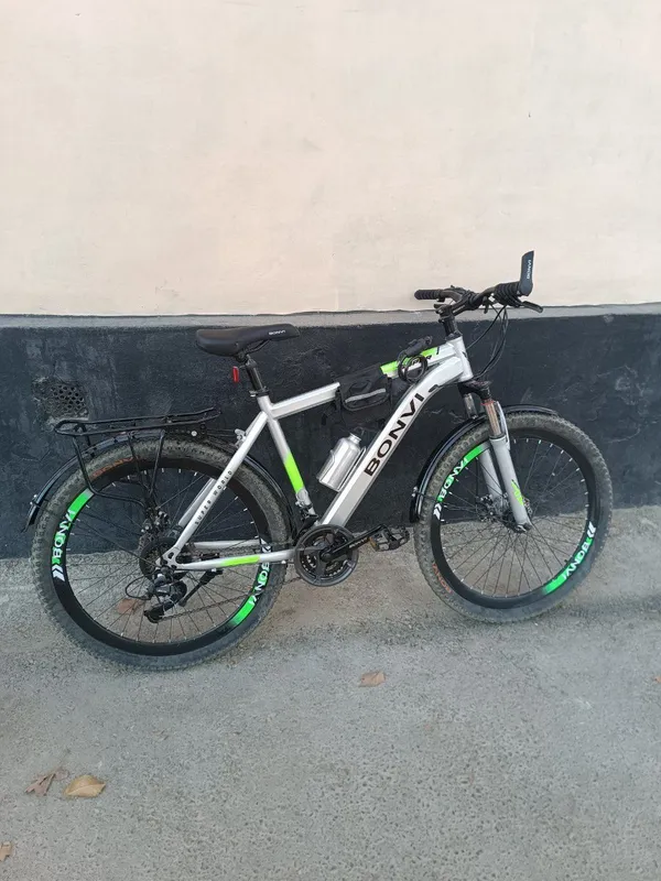 BONVI velosiped yangi uygacha yurgan faqat.