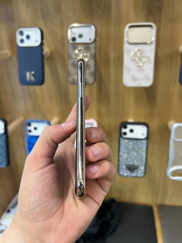 iPhone 11 Pro Gold 6 iPhone 11 Pro Gold 6
