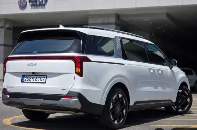 Kia Carnival HEV FULL — фото 2