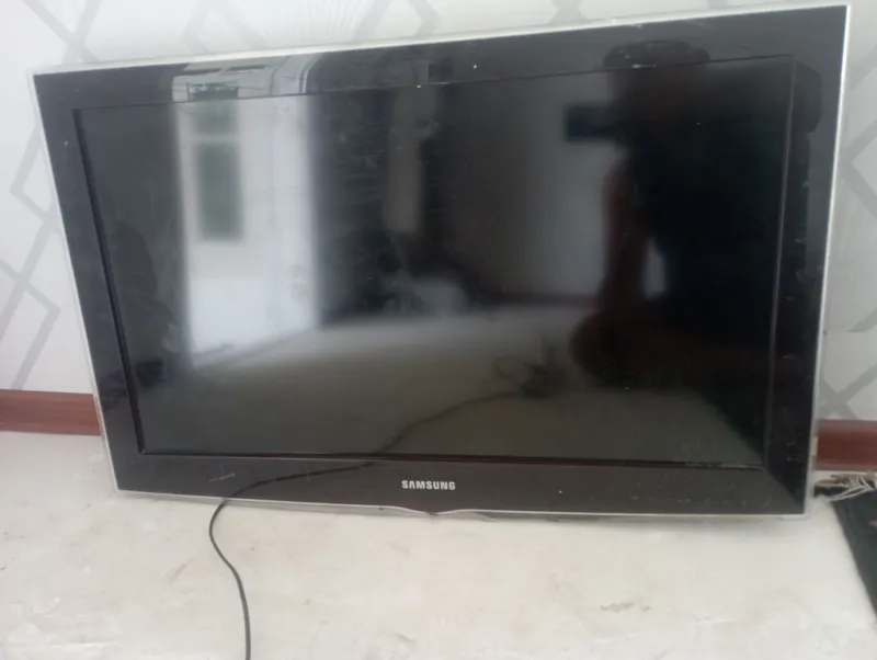SAMSUNG TELEVIZER