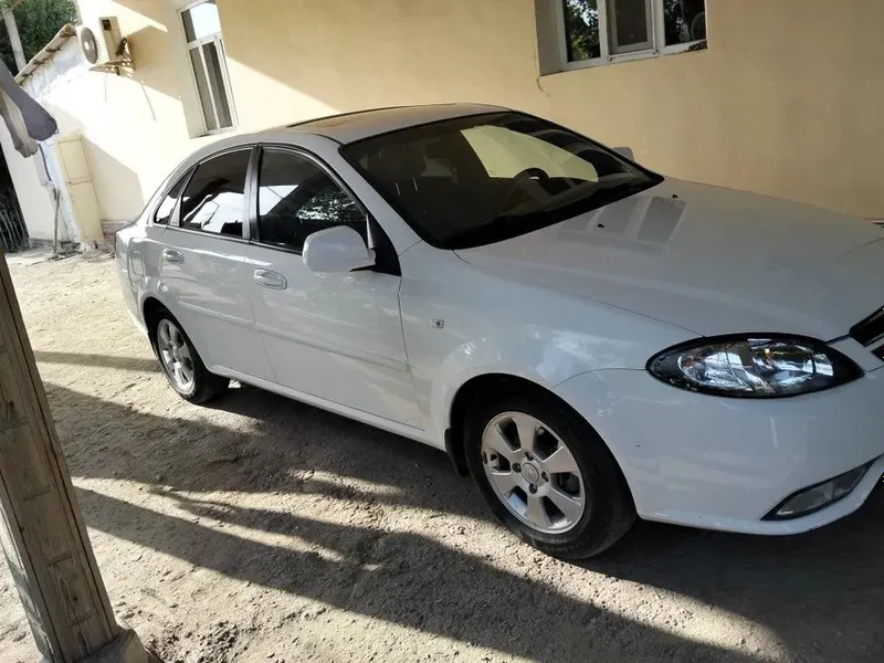 Jentra 3 Pazitsiya 2019 yil 85000 km kraska Toza